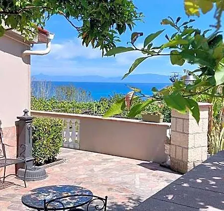 Residenza La Grazia - Free Parking - Aparthotel Tropea